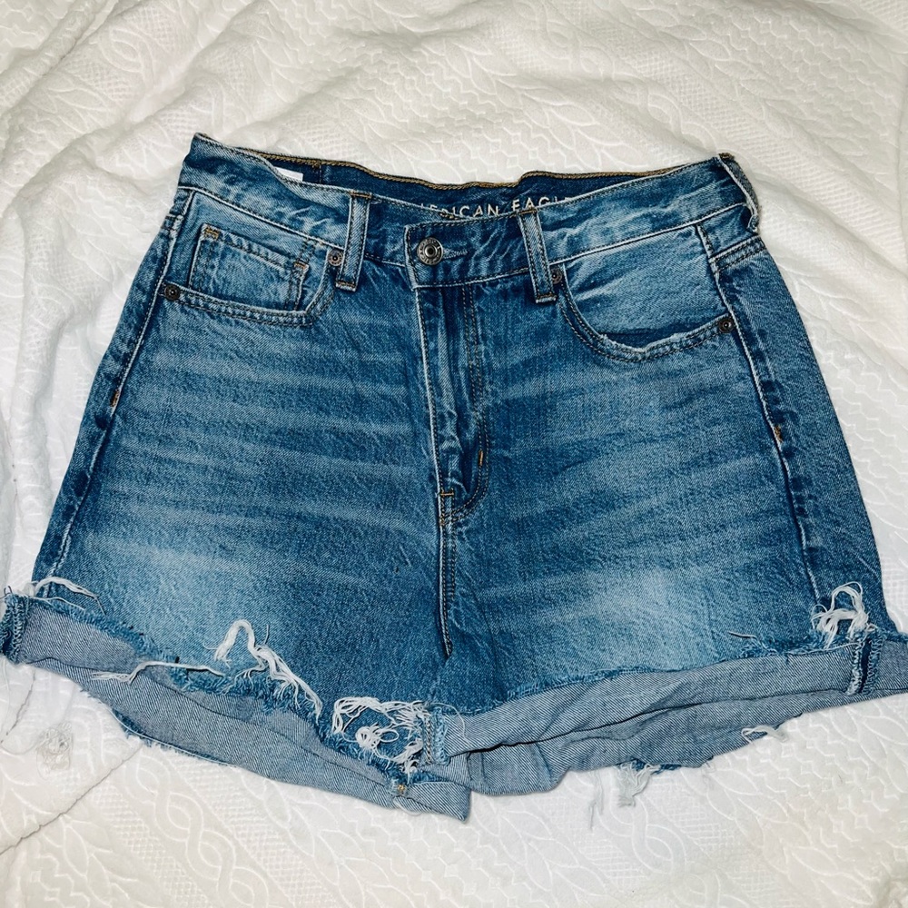 American Eagle Highwaisted Shorts